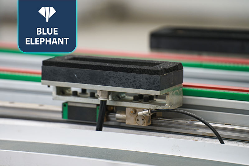 EM2.1-1128 通過(guò)式四邊鋸