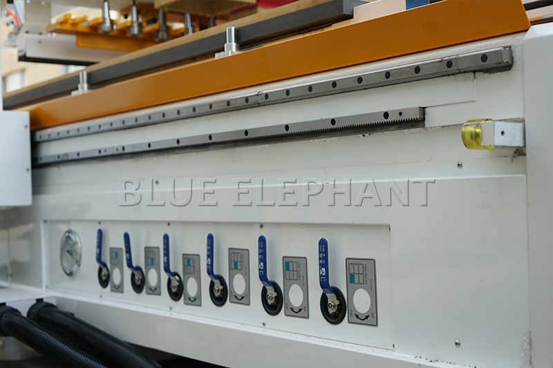 數(shù)控開料機